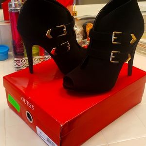 Guess open toes booties